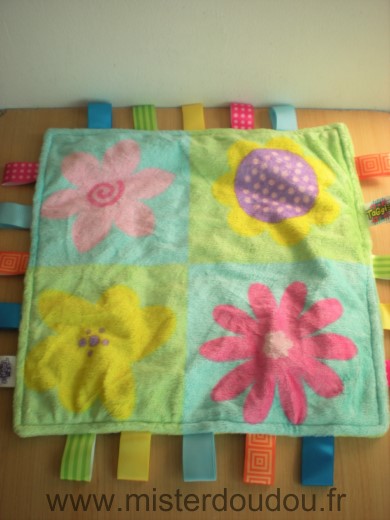 Carre Vert bleu fleurs etiquettes dessous vert Taggies