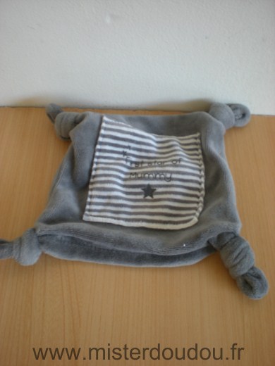 Carre Gris first stard of mummy Marque Inconnue