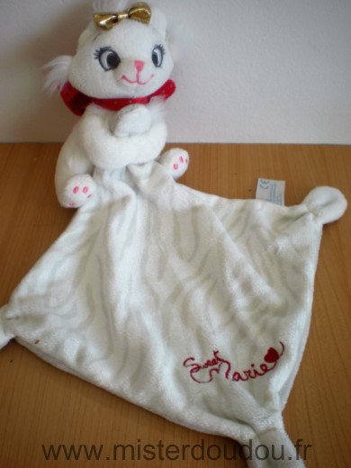 Chat Marie aristochat blanc noeud rouge mouchoir blanc gris Nocibé