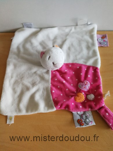 Chat Rose blanc coeur Noukie s