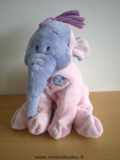 Eléphant Lumpy mauve en pyjama rose Disney