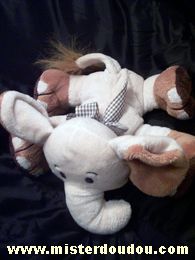 Eléphant Beige pattes marrons Marque Inconnue