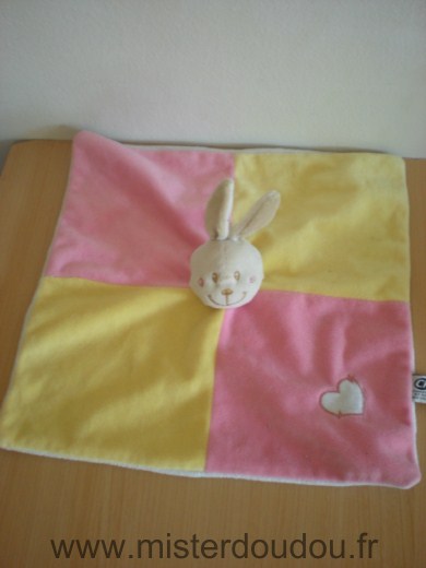 Cp international Lapin Rose jaune coeur blanc - Très bon état