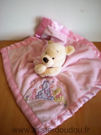 Ours Winnie rose liseret rose satin Disney
