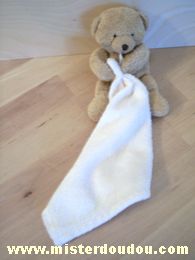 Ours Marron mouchoir ecru Doudou et compagnie
