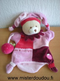 Ours Rose rouge tient une fraise Doudou et compagnie