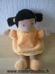 Poupée Marron robe orange cheveux noirs Nounours