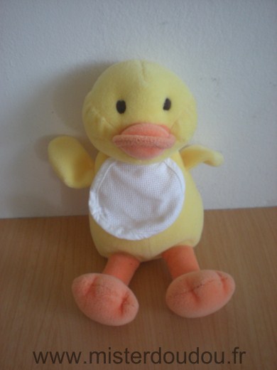 Poussin Jaune bavoir a broder Dmc