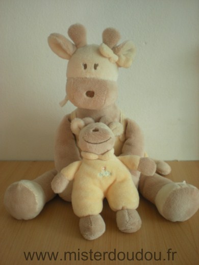 Doudou Girafe Noukie s Beige robe jaune avec bebe 