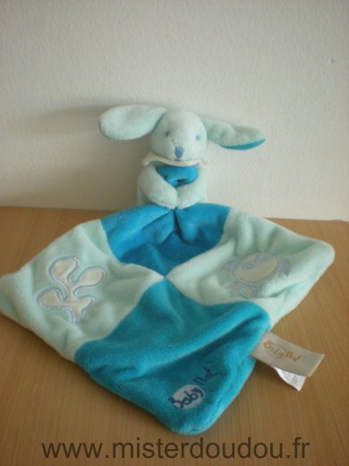 Doudou Lapin Baby nat Bleu mouchoir bleu turquoise motif poisson 