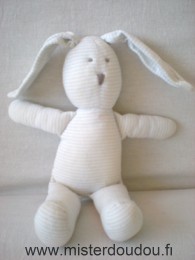 Doudou Lapin Petit bateau Rayé bleu blanc Un petite trace sur le pied