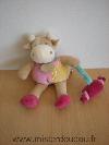 Vache-Doudou-et-compagnie-Cerise-avec-bonbon-rose-jaune-rouge-beige